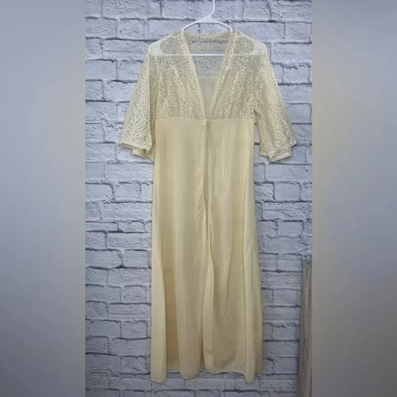 Vintage 70s beautiful cream duster - Picture 1 of 5